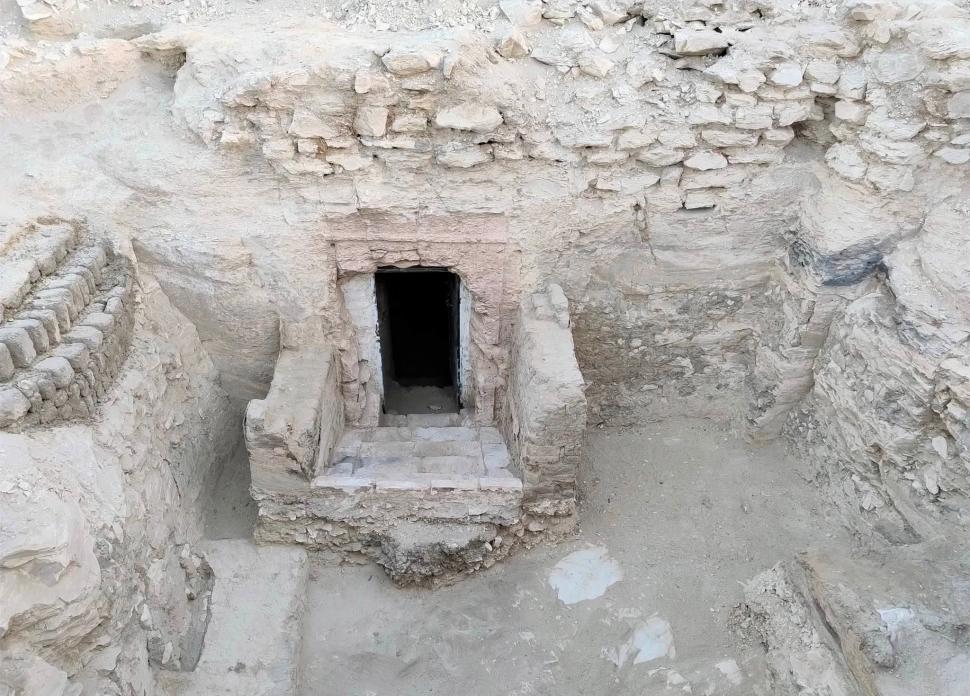 Descoperirea pe care mizează Egiptul pentru a atrage cât mai mulți turiști. Un mormânt de 3.000 de ani a fost găsit lângă Luxor  1084220