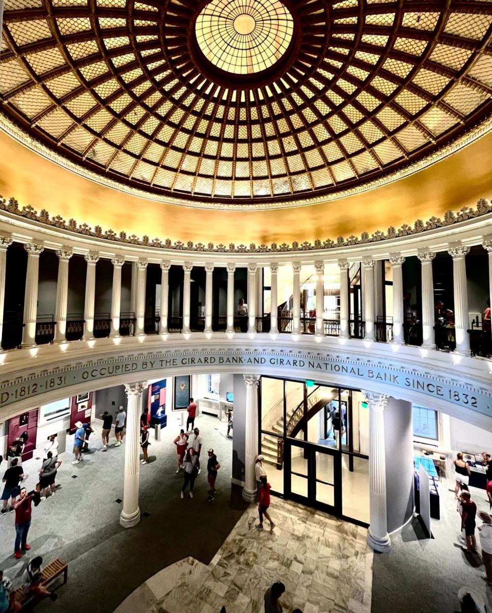 S-a redeschis prima bancă din istoria SUA. Cum arată clădirea veche de peste 230 de ani, restaurată cu 43 de milioane de dolari 1084379