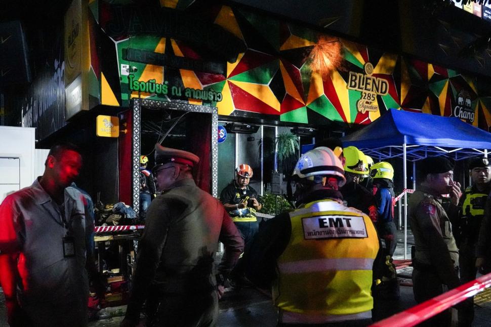 Mărturii șocante după incendiul cu 28 de oameni morți din Bangkok: „Sunt devastat. Am văzut atât de multe persoane murind” 1084427