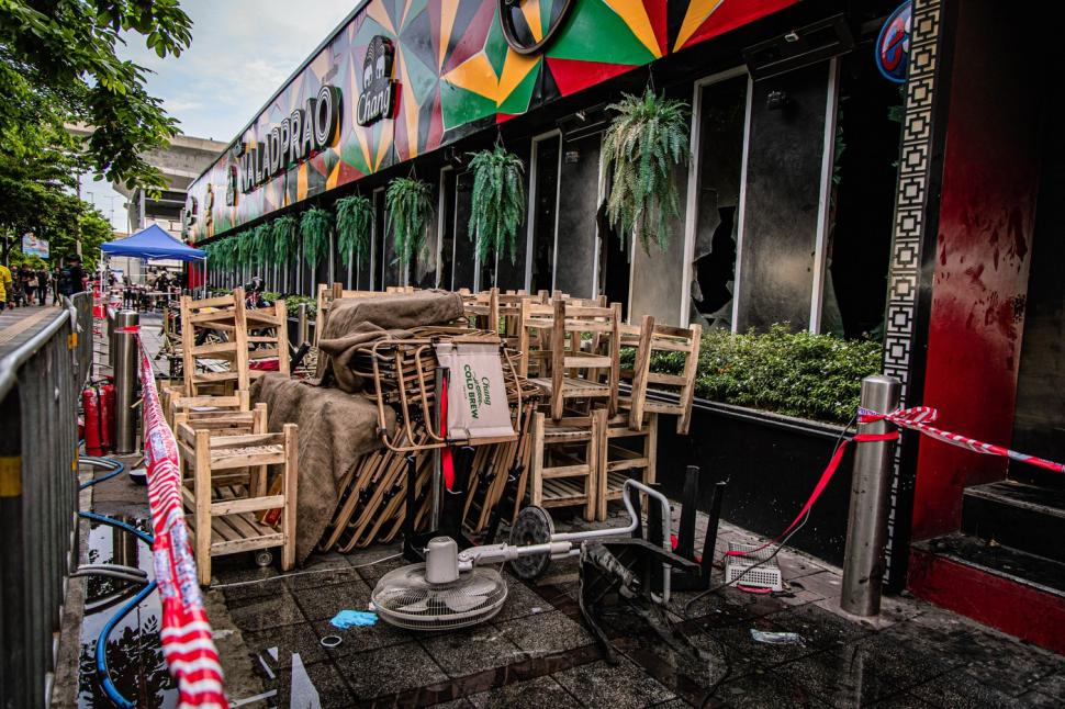 Mărturii șocante după incendiul cu 28 de oameni morți din Bangkok: „Sunt devastat. Am văzut atât de multe persoane murind” 1084432