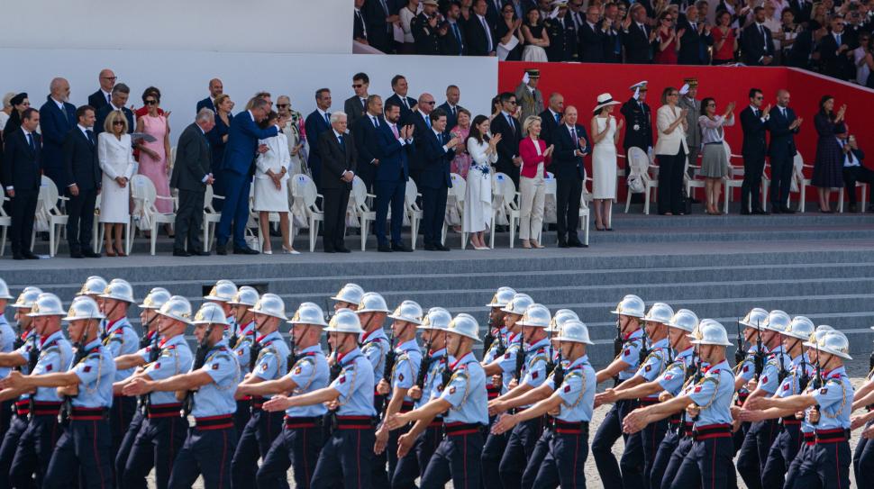 Imagini cu Nicușor Dan și Mirabela Grădinaru din tribuna oficială a paradei de la Paris. Prima Doamnă a stat lângă Ursula von der Leyen 1084765