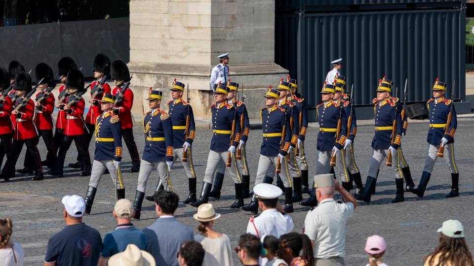 Imagini cu Nicușor Dan și Mirabela Grădinaru din tribuna oficială a paradei de la Paris. Prima Doamnă a stat lângă Ursula von der Leyen 1084772