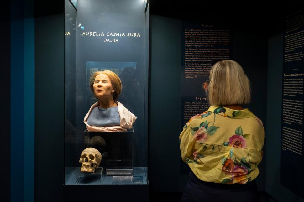 "Cândva eram ca voi": Chipurile romanilor din Antichitate au fost readuse la viață într-o expoziție la Budapesta 1085073