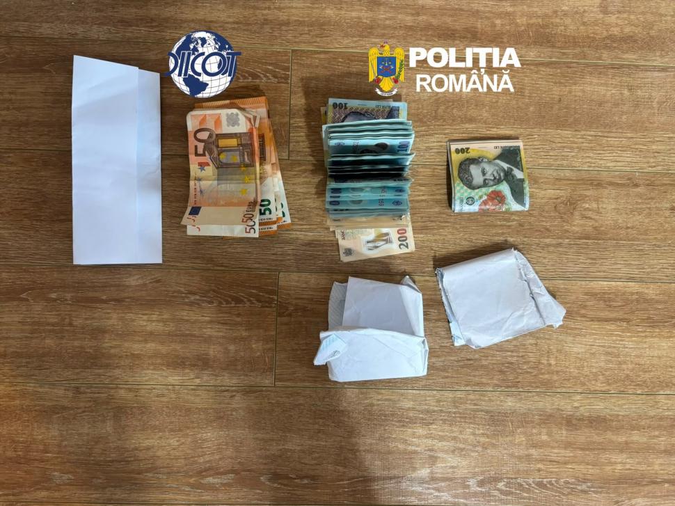 Percheziții la Casa de Pensii București. 860 de persoane ar fi obținut vechime fictivă în muncă. 50.000 de lei pentru o decizie falsă 1084851