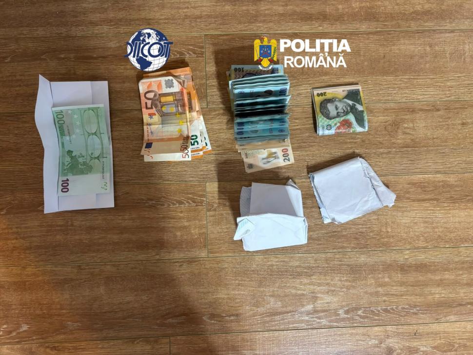 Percheziții la Casa de Pensii București. 860 de persoane ar fi obținut vechime fictivă în muncă. 50.000 de lei pentru o decizie falsă 1084852