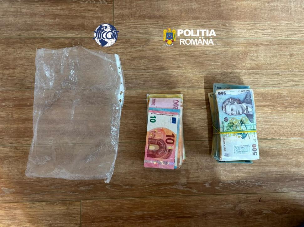 Percheziții la Casa de Pensii București. 860 de persoane ar fi obținut vechime fictivă în muncă. 50.000 de lei pentru o decizie falsă 1084854
