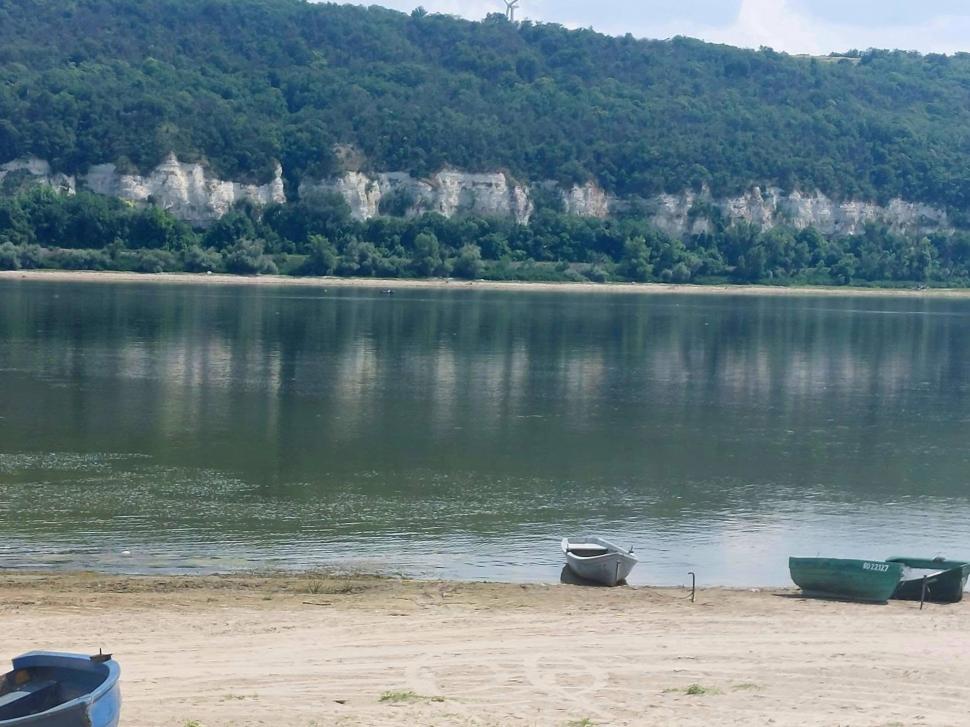 Dunărea a atins cel mai mic debit din ultimii 30 de ani. INHGA: "Pe sectorul Călărași-Cernavodă, au fost impuse restricții la irigații" 1085395