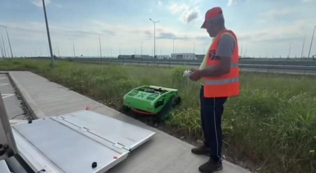 Imagini cu roboții telecomandați care vor cosi iarba pe marginea Drumului Expres Craiova–Pitești. CNAIR: Lucrările vor fi mai rapide 1085157