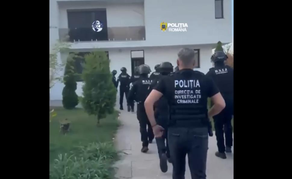 Percheziţii la cea mai periculoasă grupare infracțională din Brăila. Membrii clanului Buricea sunt acuzați de tentativă de omor, camătă 1085135