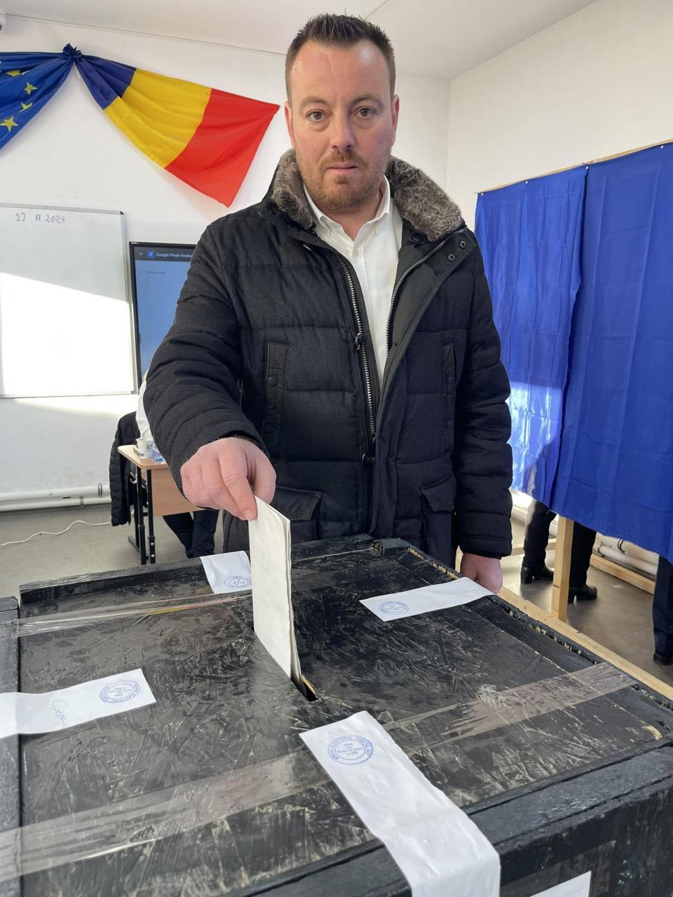 Primarul din Izbiceni spune că a fost amenințat cu moartea după ce a dezvăluit că vizita lui Călin Georgescu a fost regizată 1085347