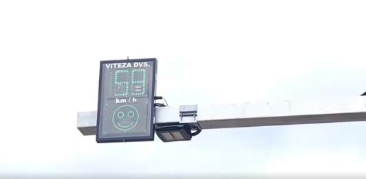 Cum arată şi cum funcţionează "insulele de calmare a traficului" care vor fi instalate pe drumurile din ţară. Pot "citi" viteza maşinii 1085456