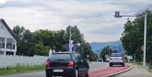Cum arată şi cum funcţionează "insulele de calmare a traficului" care vor fi instalate pe drumurile din ţară. Pot "citi" viteza maşinii 1085458