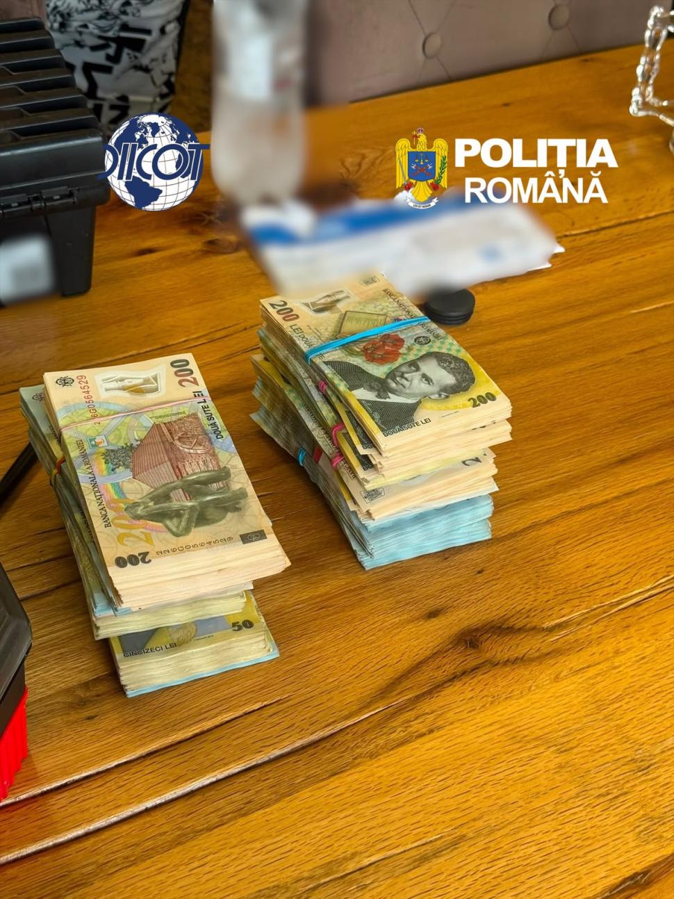 Interlopii din clanul Buricea din Brăila își ascundeau banii în zidurile caselor. 12 mașini, bijuterii și șalupe, ridicate de DIICOT 1085598