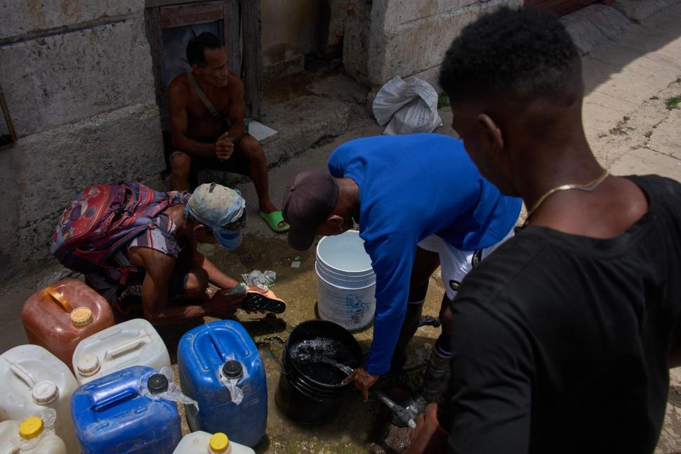 CNN: Cum e viața în Cuba, unde e un lux să ai energie electrică patru ore neîntrerupt. Cât de multe poate îndura o țară? 1085743