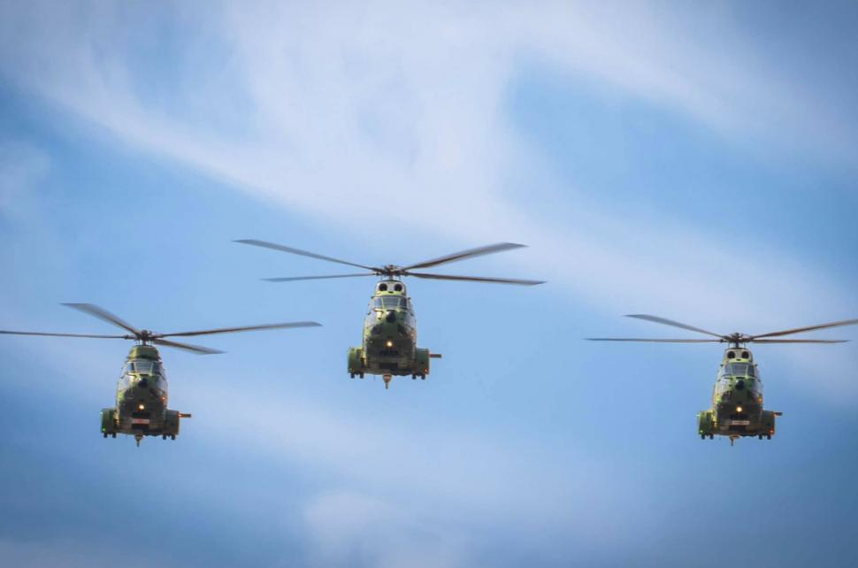 Imagini impresionante de Ziua Aviației. Avioane F-16, Spartan și IAR-330 și elicoptere BlackHawk au făcut spectacol pe cerul Capitalei 1085955