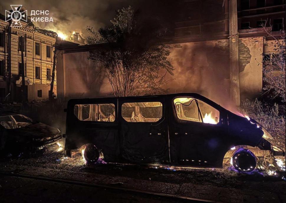 Unul dintre cele mai mari atacuri rusești cu rachete balistice asupra Kievului. Clădiri în flăcări, un mort și 13 răniți 1085890