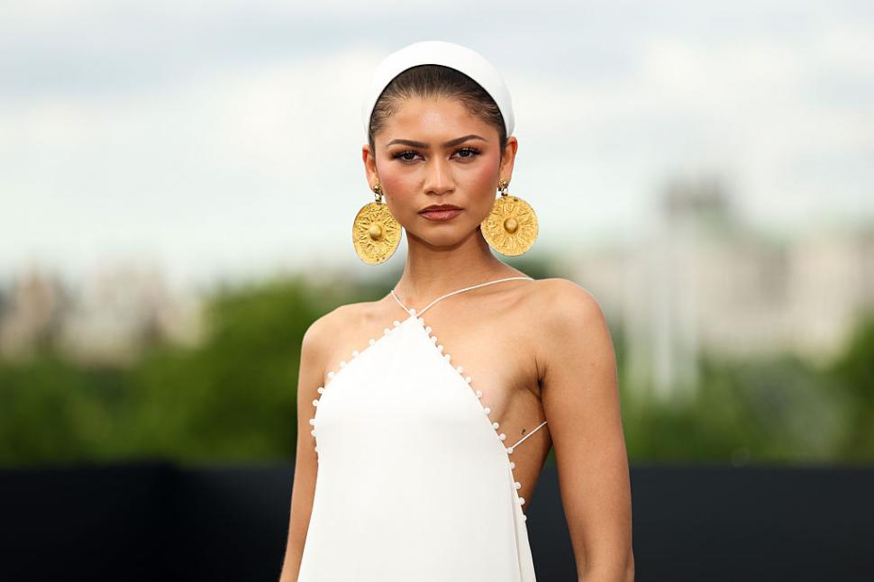 Cerceii purtați de Zendaya la premiera filmului Odiseea, din aur iranian vechi de 3.000 de ani, au stârnit o controversă uriașă 1086297