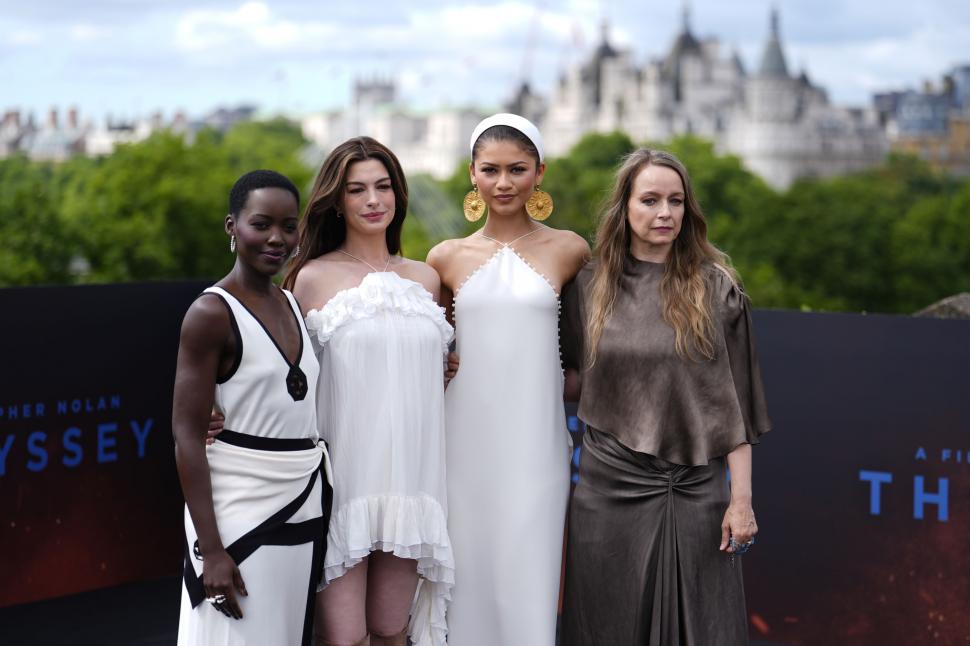 Cerceii purtați de Zendaya la premiera filmului Odiseea, din aur iranian vechi de 3.000 de ani, au stârnit o controversă uriașă 1086299