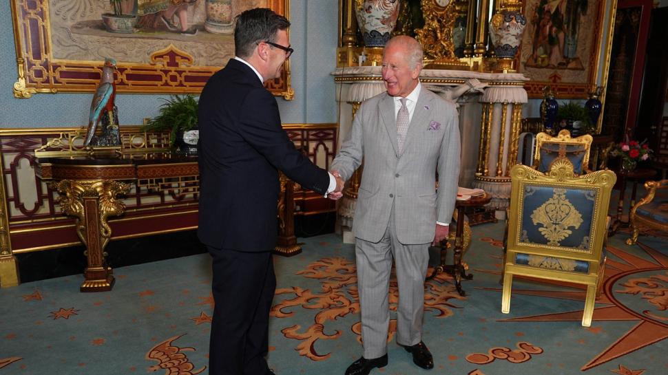 Andy Burnham si regele charles