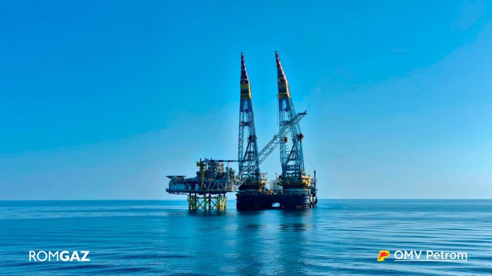 Platforma proiectului Neptun Deep a fost instalată în Marea Neagră. „Neptun Alpha” cântărește 16.500 de tone, cât două turnuri Eiffel  1086201