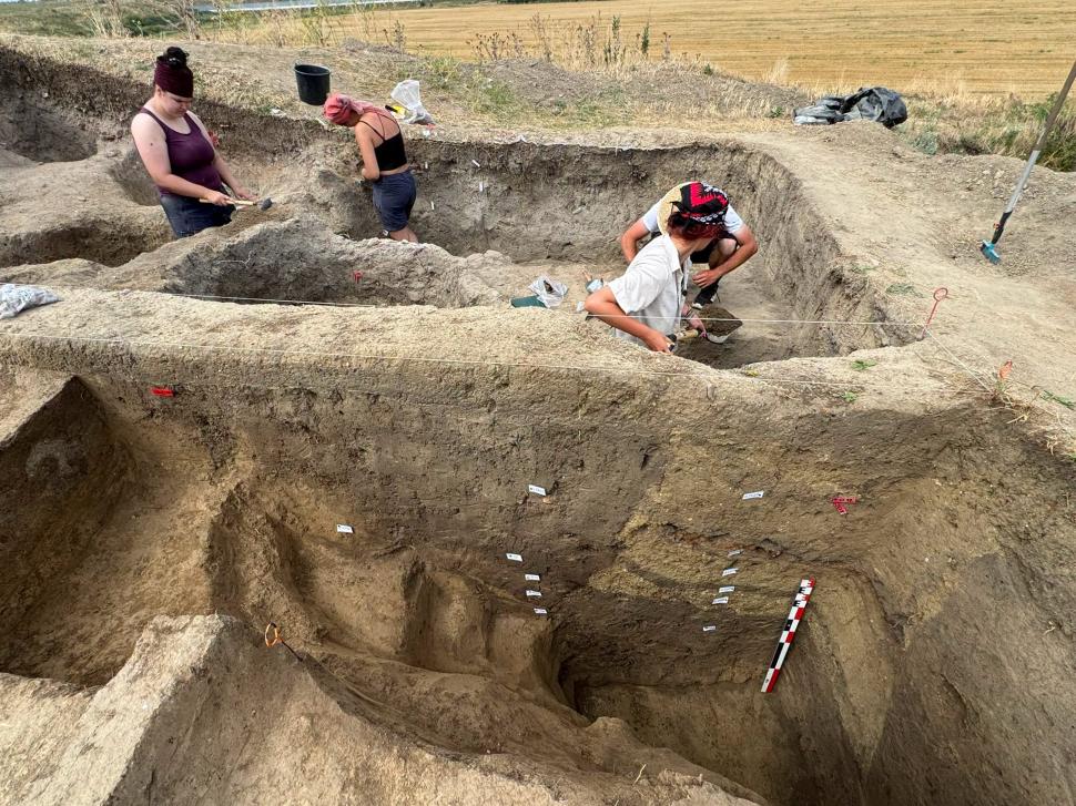 Descoperire arheologică spectaculoasă lângă București: O locuință veche de 6.500 de ani, din cultura Gumelnița, a fost scoasă la iveală 1086564