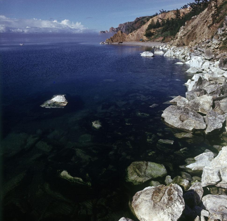 De ce Baikal are mai multă apă decât toate Marile Lacuri la un loc. Secretul ascuns la 1,6 kilometri adâncime 1086706