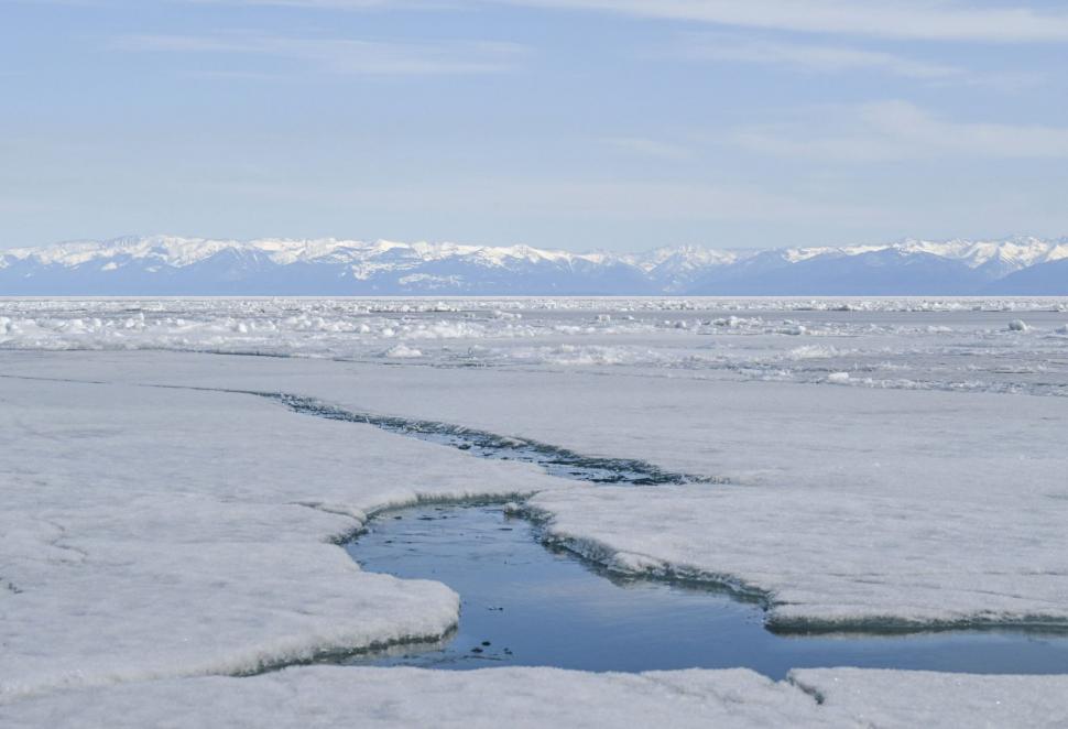 De ce Baikal are mai multă apă decât toate Marile Lacuri la un loc. Secretul ascuns la 1,6 kilometri adâncime 1086716