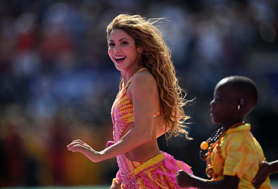 O româncă a creat costumele dansatorilor Shakirei pentru show-ul din finala Cupei Mondiale 2026. Cine este Rafaela Pestrițu  1086606