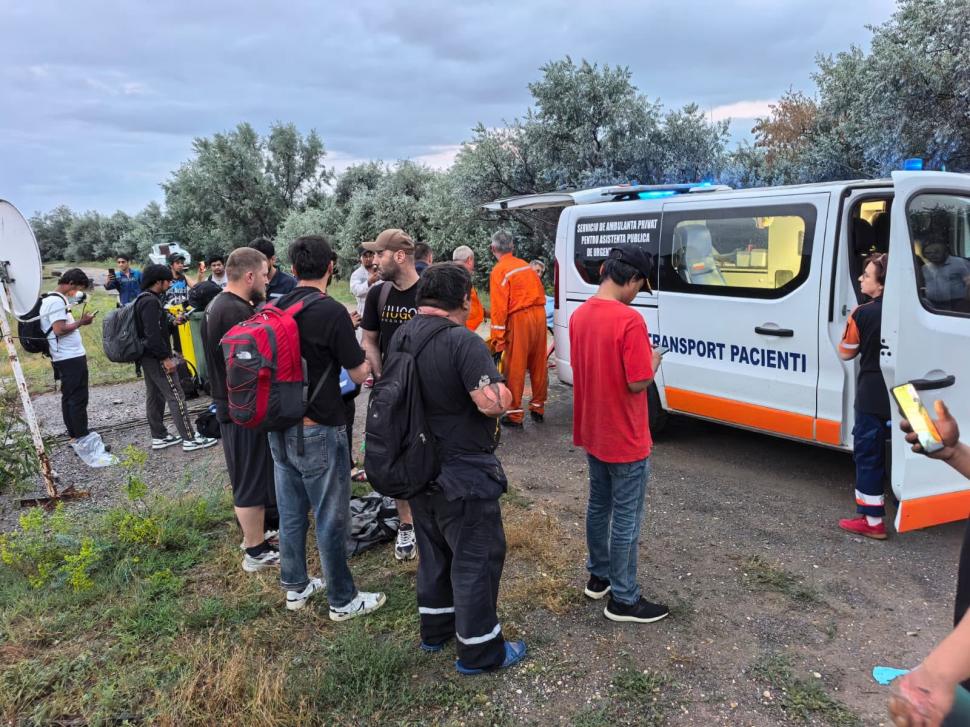 Primele imagini de la operațiunea de salvare a marinarilor de pe petrolierul liberian lovit lângă Sf. Gheorghe. Răniții, duși la spital 1086650