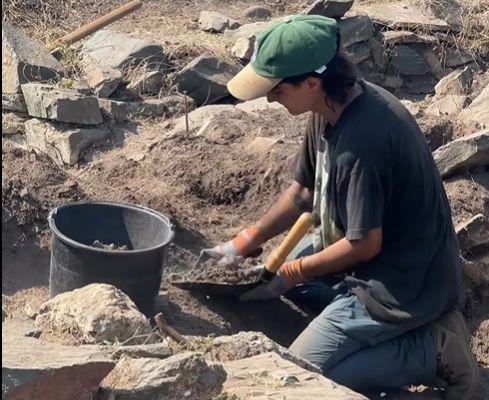 Arheologii români au descoperit ruinele unei misterioase bazilici cu criptă la Histria. Noi vestigii, în inima cetății antice 1087303
