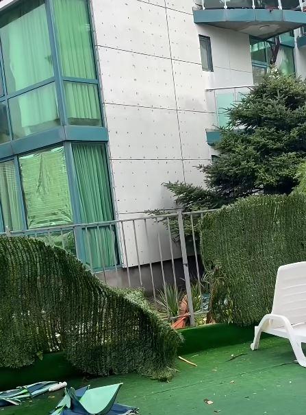 Furtună devastatoare în Bulgaria: Vânt cu puterea unui uragan în staţiunile preferate de români şi oameni blocaţi în maşini  1087359