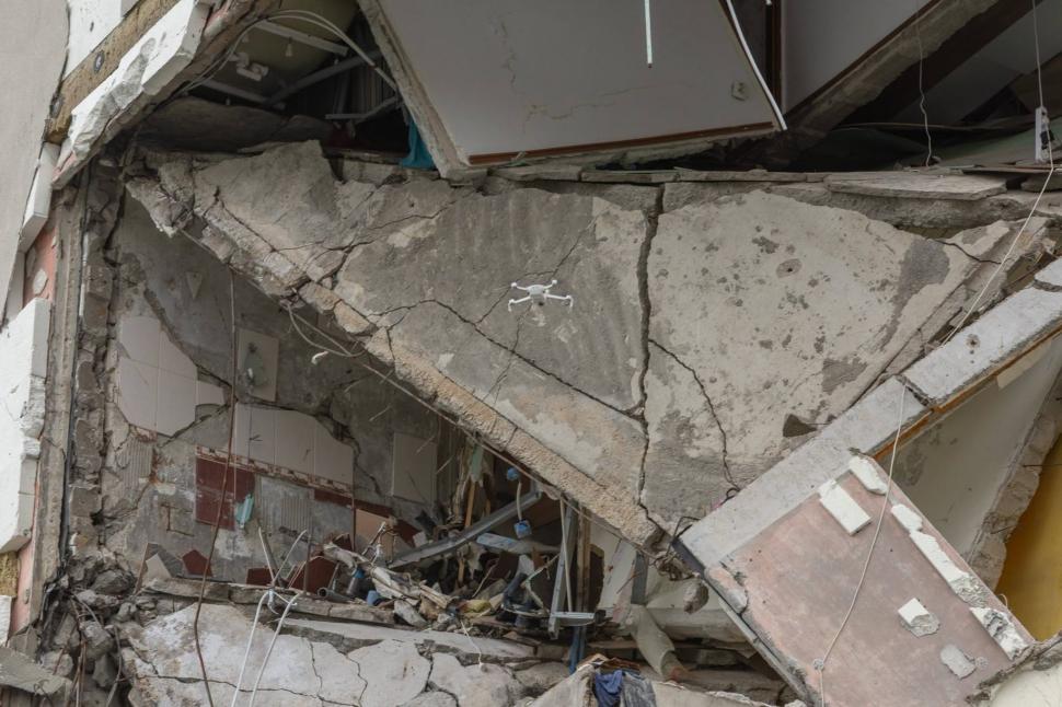 Noi imagini, din dronă, cu blocul care a explodat în Rahova. Primăria Bucureşti: "Urmează să dăm ordinul de începere a lucrărilor" 1087563