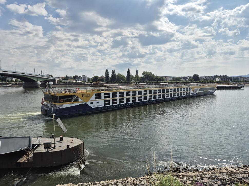 Și țara în care plouă 130 de zile pe an și luptă cu inundațiile e lovită de secetă. Ce se întâmplă în Europa din cauza căldurii extreme 1087022