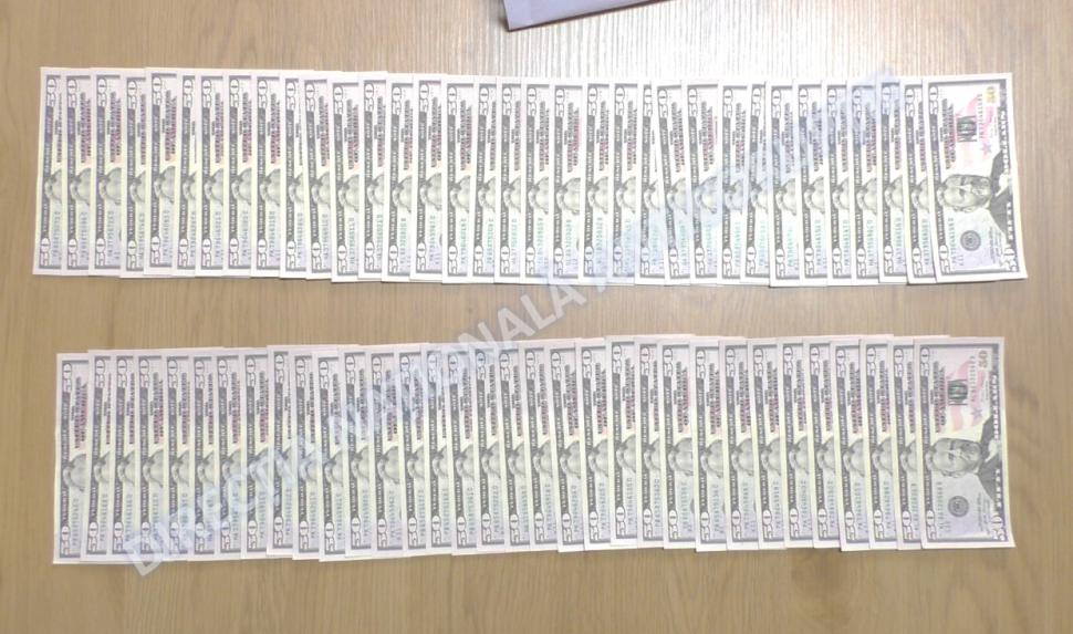 Ce acuzatii aduce DNA la adresa celor trei directori Romarm reținuți. Imagini cu teancurile de bani găsite la percheziții 1087694
