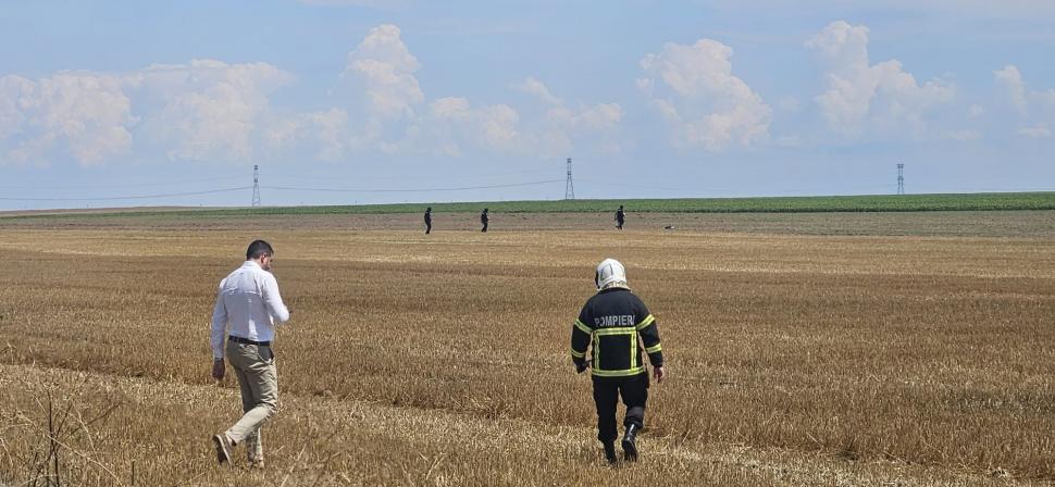 La Padina se caută resturile dronei doborâte de avionul F-16. Sunt zeci de militari și jandarmi implicați, toată zona a fost izolată 1087721