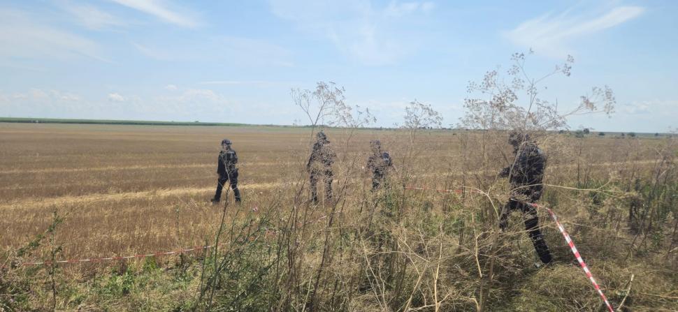 La Padina se caută resturile dronei doborâte de avionul F-16. Sunt zeci de militari și jandarmi implicați, toată zona a fost izolată 1087728