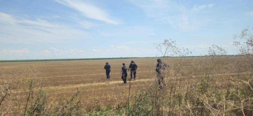 La Padina se caută resturile dronei doborâte de avionul F-16. Sunt zeci de militari și jandarmi implicați, toată zona a fost izolată 1087730
