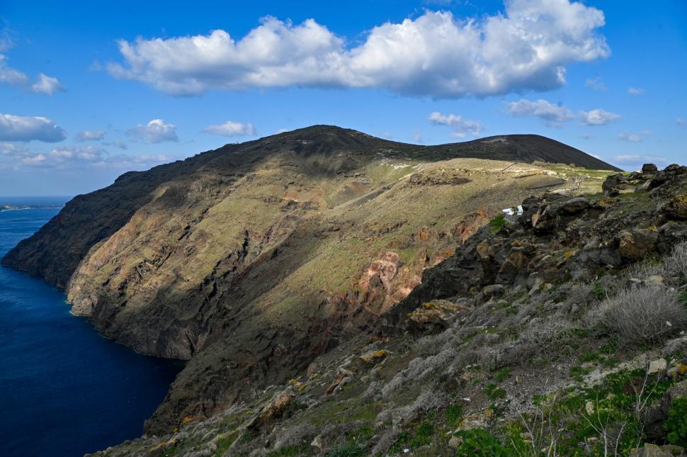 Insulele din Grecia unde vara rămâne răcoroasă tot timpul, în timp ce restul țării se confruntă cu temperaturi sufocante 1087619
