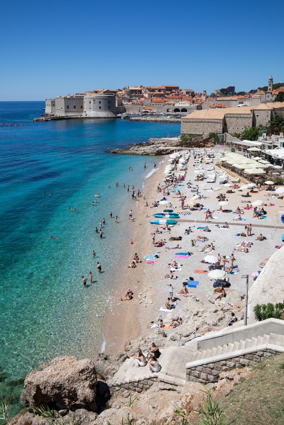 Țara din Balcani preferată de mulți români pentru vacanțe a devenit mai scumpă decât Spania și Grecia: „Își pierde avantajul” 1086319