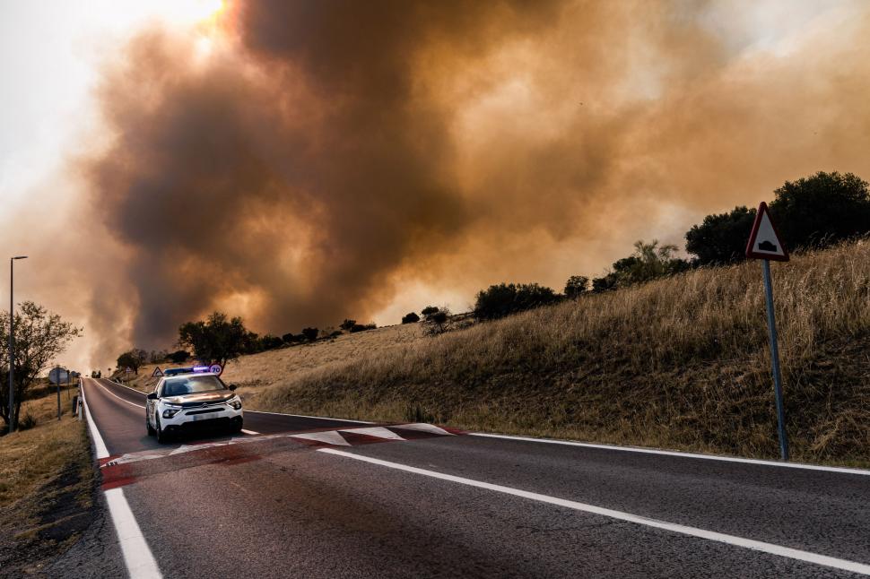 Imagini apocaliptice cu incendiile din Franţa şi Spania. Pedro Sánchez a anunţat că urmează "ore dificile" 1087993