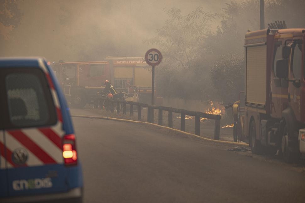 Imagini apocaliptice cu incendiile din Franţa şi Spania. Pedro Sánchez a anunţat că urmează "ore dificile" 1087998
