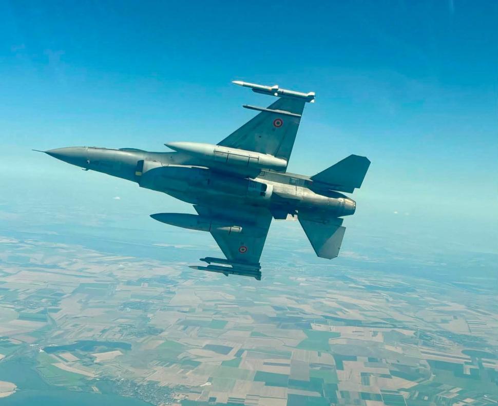 MApN: Drona a fost doborâtă la 5 minute după ce a intrat în spațiul aerian național. Imagini de la operațiunea de duminică 1088075