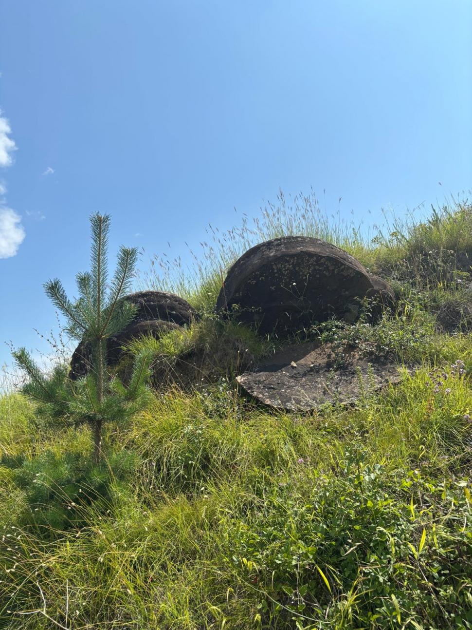 Am fost la „Babele de la Ulmet”. Ce sunt trovanții, unici în lume: Cum ajungi la „pietrele vii”, cât e biletul și ce spun legendele 1088286