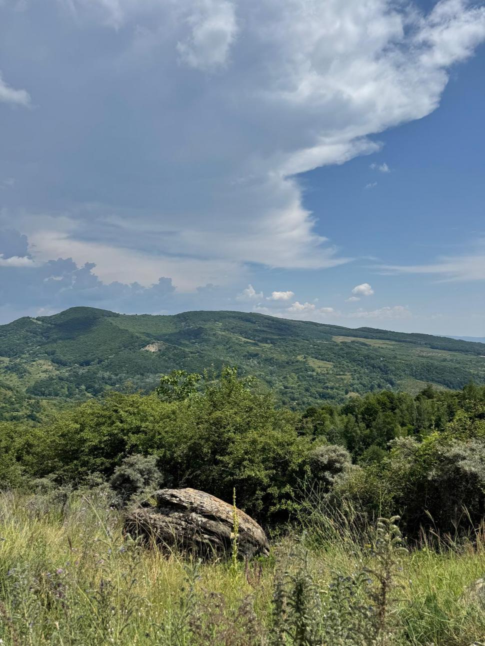 Am fost la „Babele de la Ulmet”. Ce sunt trovanții, unici în lume: Cum ajungi la „pietrele vii”, cât e biletul și ce spun legendele 1088299