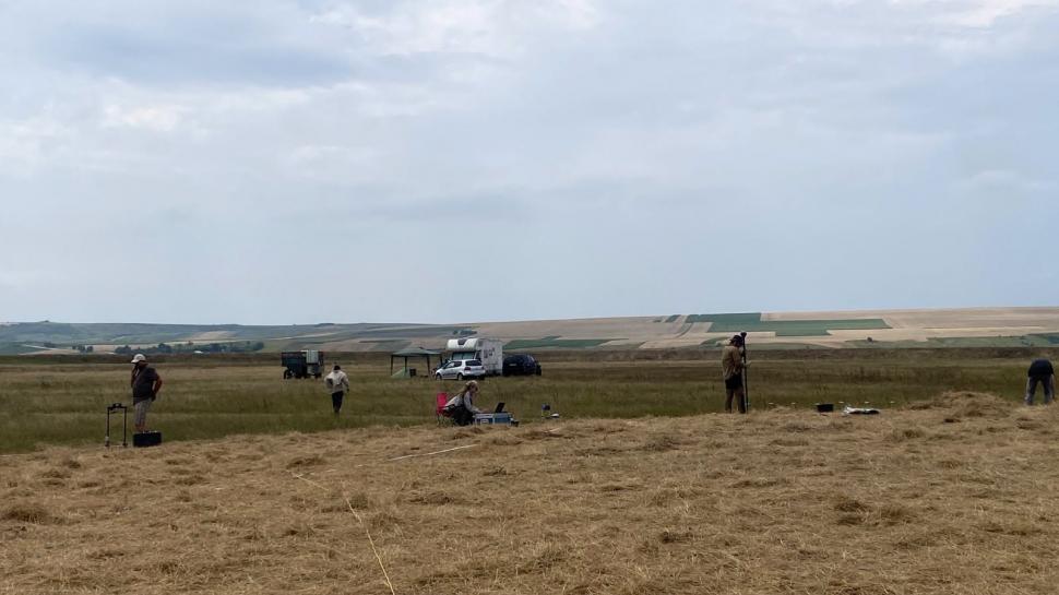 Descoperire arheologică rară în Moldova: Trei morminte antice au fost găsite într-un sit cu tumuli străvechi ai unor comunități uitate 1088527