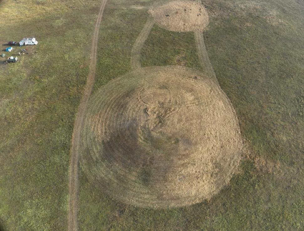 Descoperire arheologică rară în Moldova: Trei morminte antice au fost găsite într-un sit cu tumuli străvechi ai unor comunități uitate 1088532