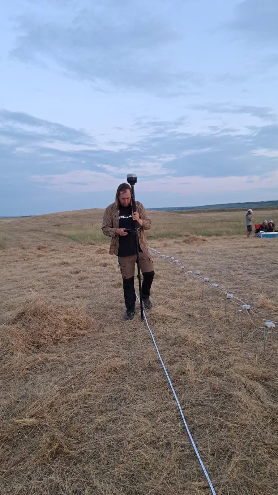 Descoperire arheologică rară în Moldova: Trei morminte antice au fost găsite într-un sit cu tumuli străvechi ai unor comunități uitate 1088534