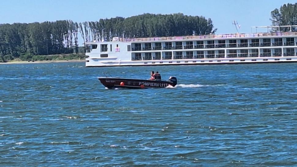 Dunărea a secat, navele sunt în pericol. Un vas de croazieră a eșuat în zona localității Gârla Mare, din cauza nivelului scăzut al apei 1088602