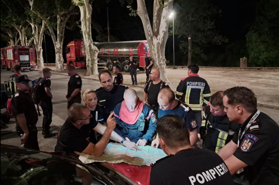 Misiunea pompierilor români în Franța a fost prelungită cu două săptămâni. Unde intervin salvatorii pentru stingerea incendiilor 1088424