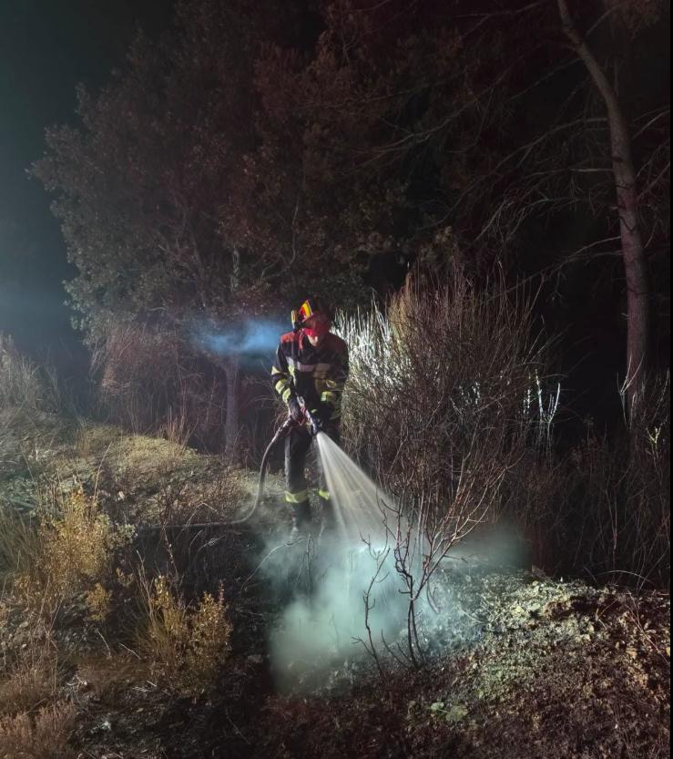 Misiunea pompierilor români în Franța a fost prelungită cu două săptămâni. Unde intervin salvatorii pentru stingerea incendiilor 1088426